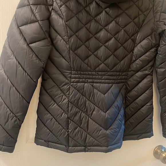 Tommy Hilfiger Puffy Jacket - NWOT - Picture 7 of 13